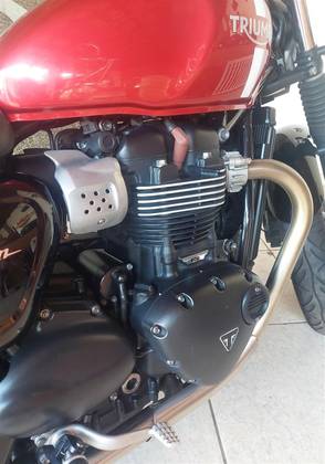 TRIUMPH STREET TWIN TRIUMPH STREET TWIN